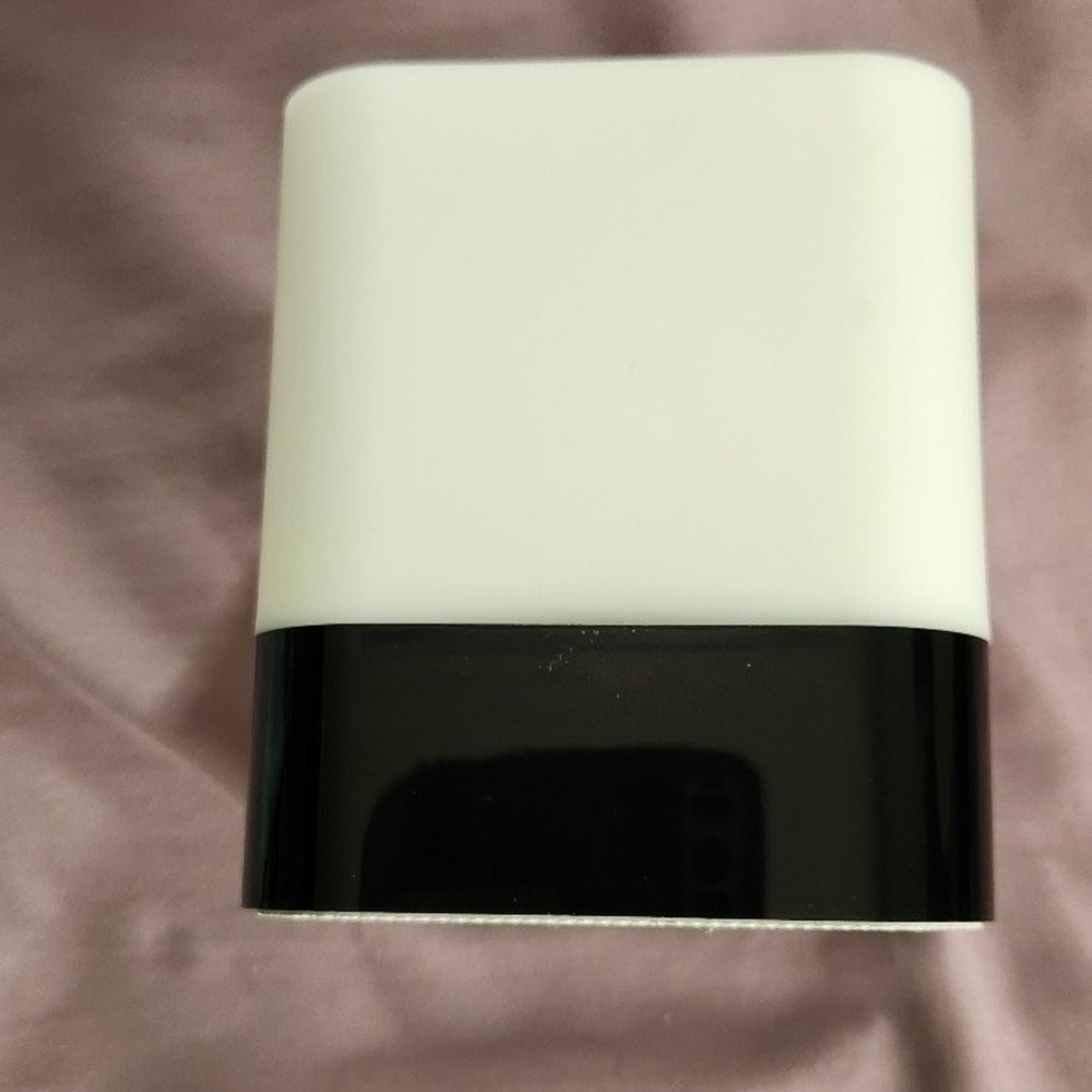 Wamgra Nigt Light and Portable Bluetooth Speaker. - Picture 4 of 5